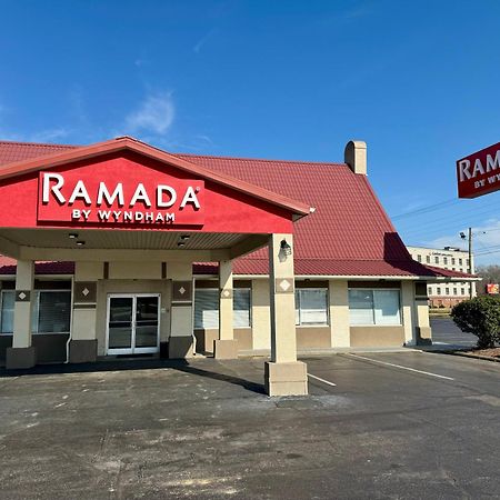 Ramada By Wyndham Lumberton Hotel Екстериор снимка