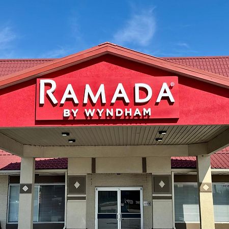 Ramada By Wyndham Lumberton Hotel Екстериор снимка