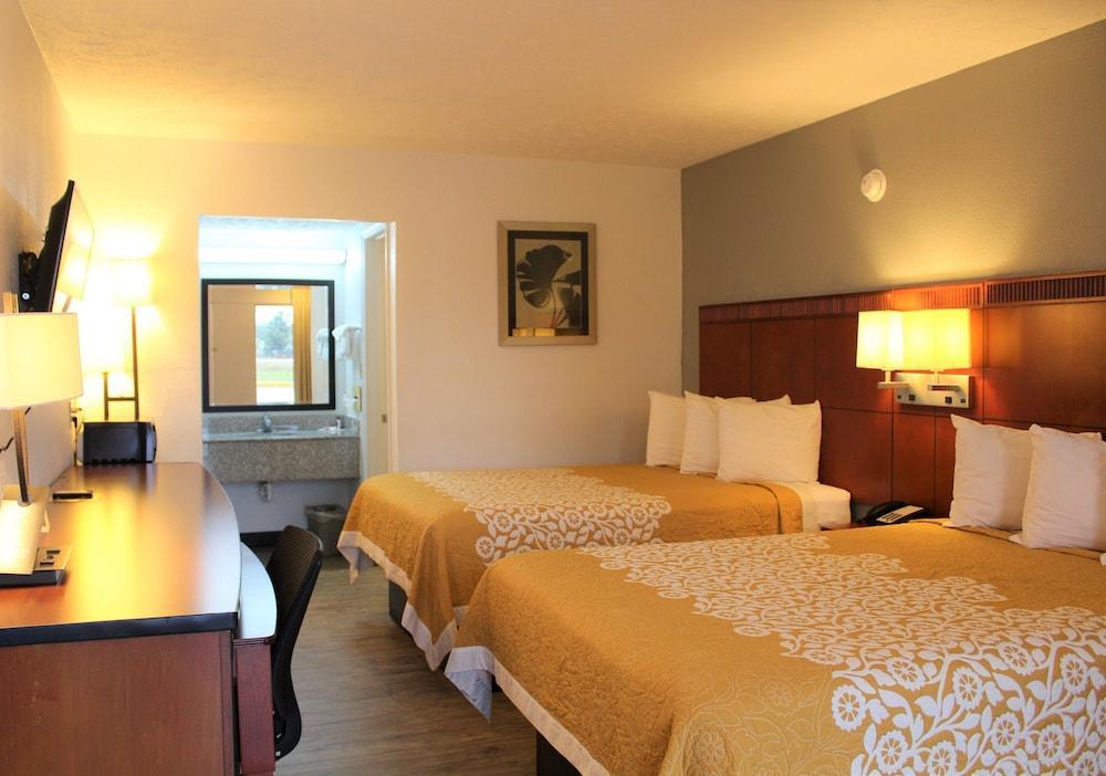 Ramada By Wyndham Lumberton Hotel Екстериор снимка