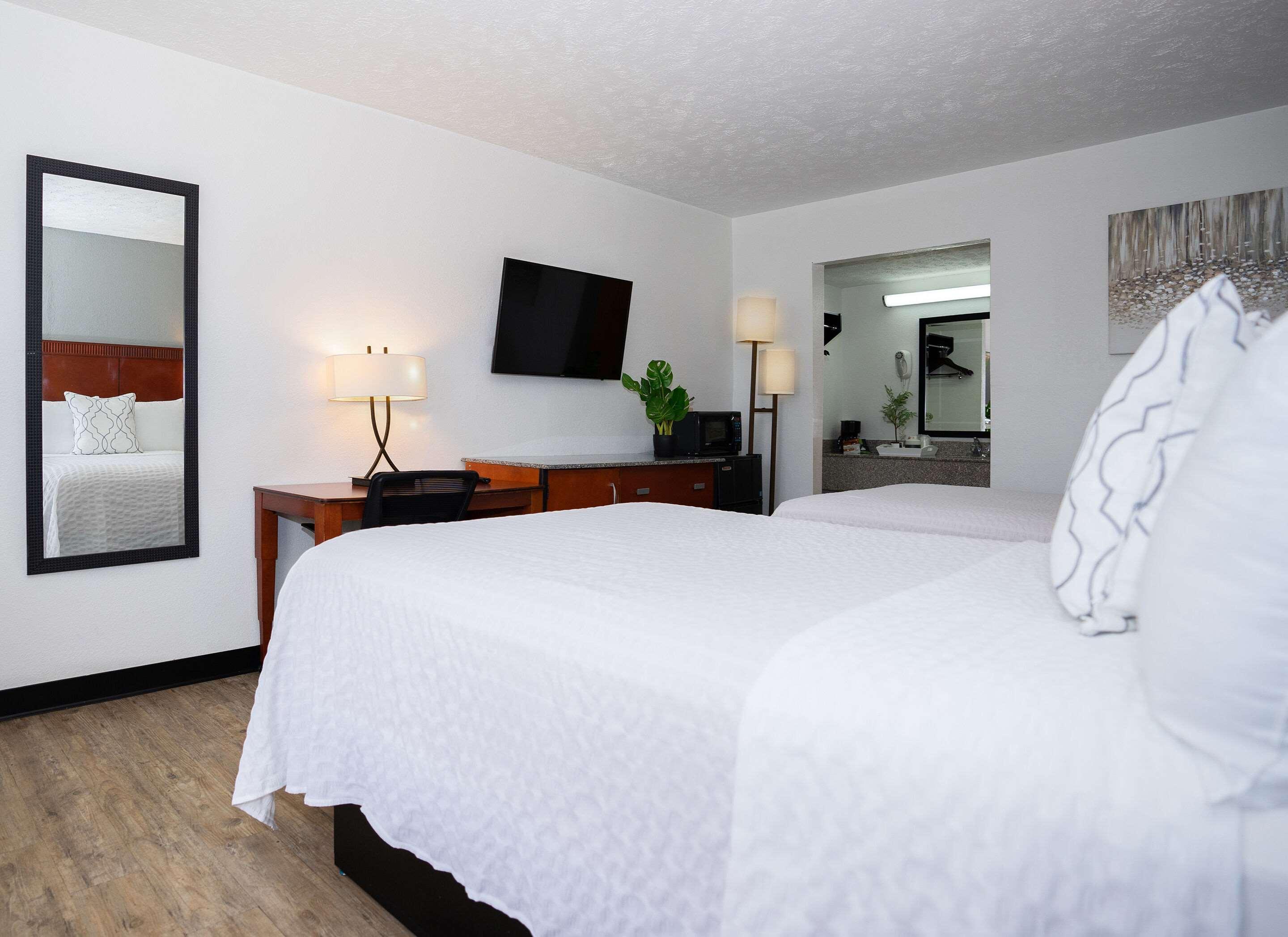 Ramada By Wyndham Lumberton Hotel Екстериор снимка