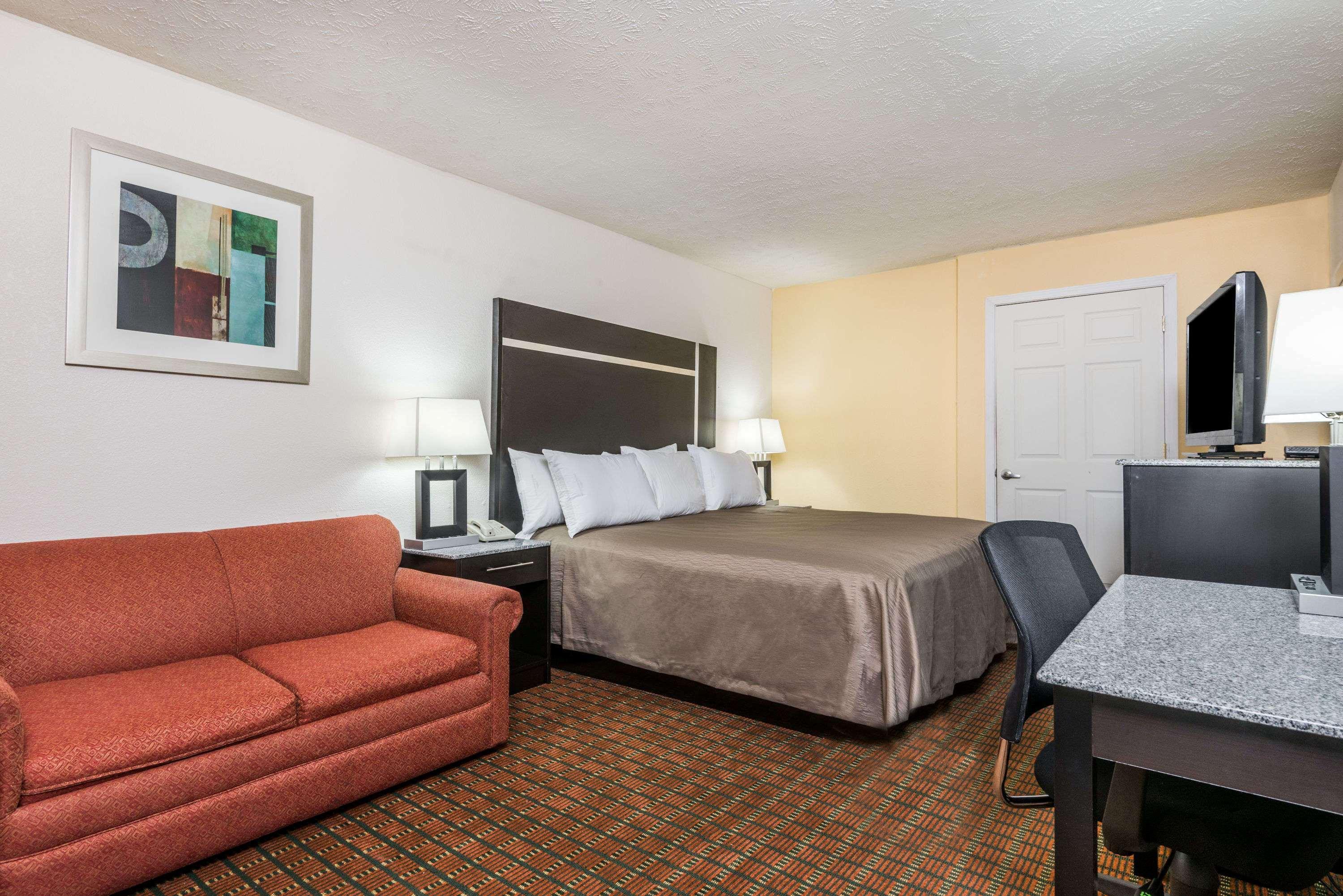 Ramada By Wyndham Lumberton Hotel Екстериор снимка