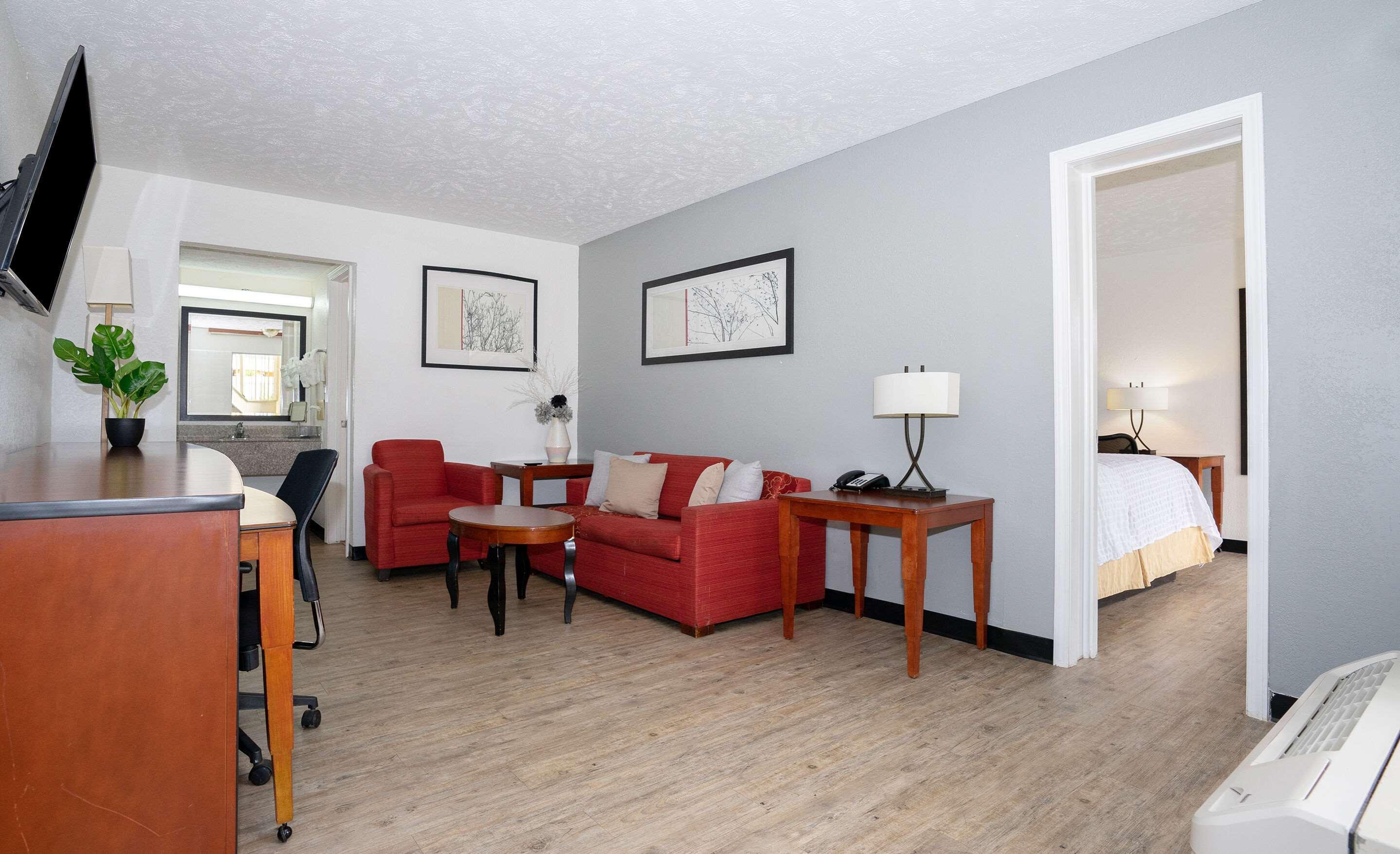 Ramada By Wyndham Lumberton Hotel Екстериор снимка