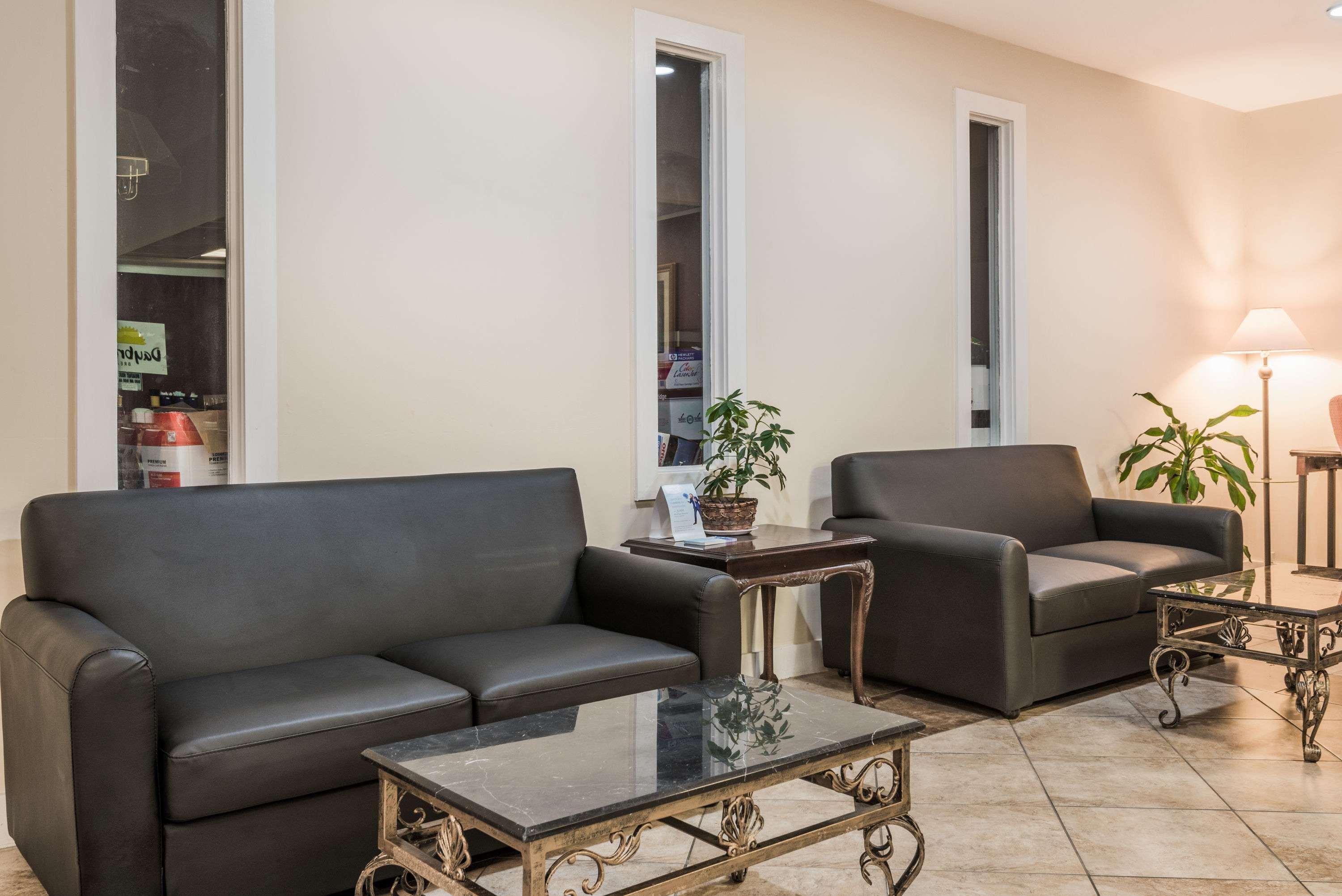 Ramada By Wyndham Lumberton Hotel Екстериор снимка