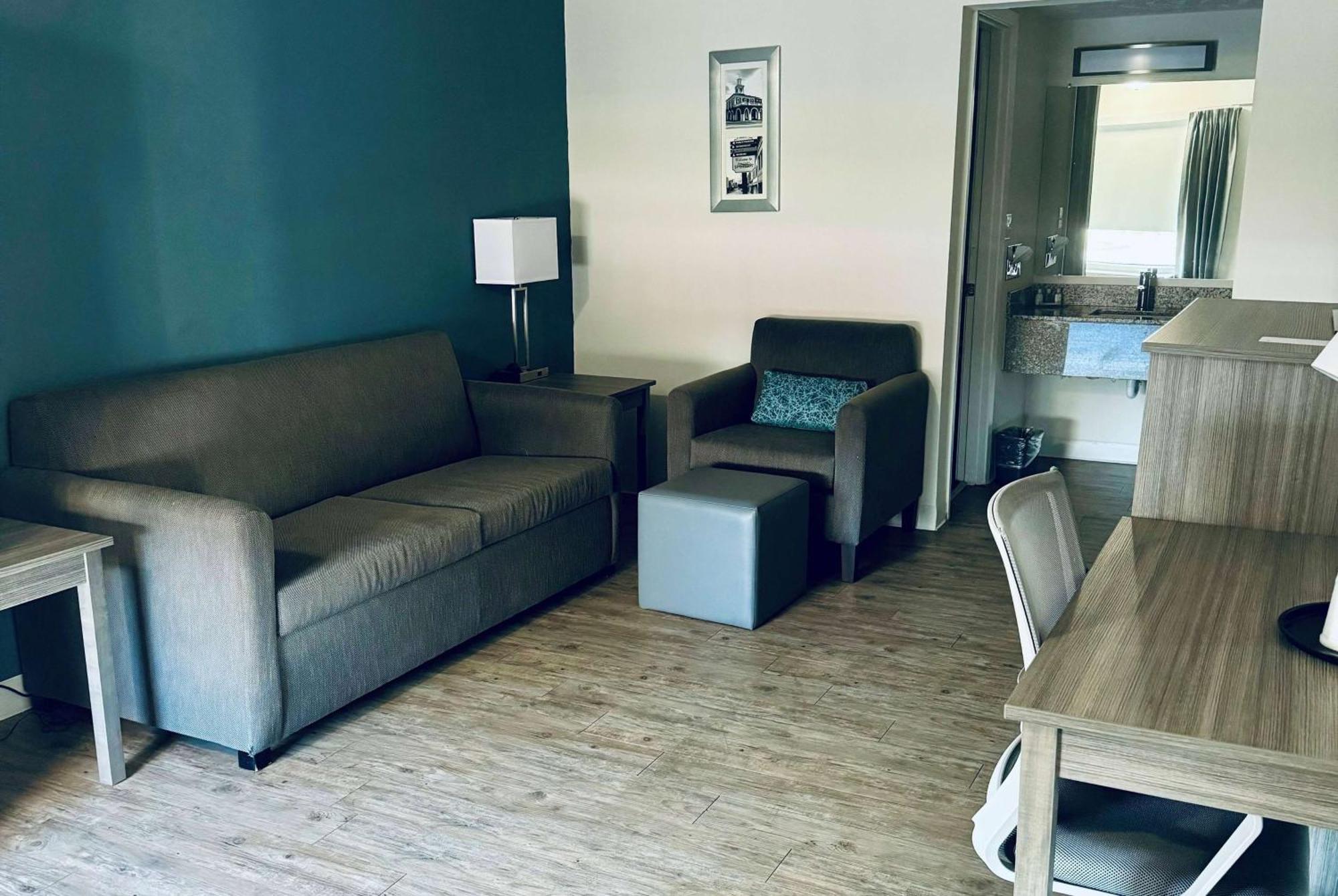 Ramada By Wyndham Lumberton Hotel Екстериор снимка